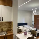 招待所 White *