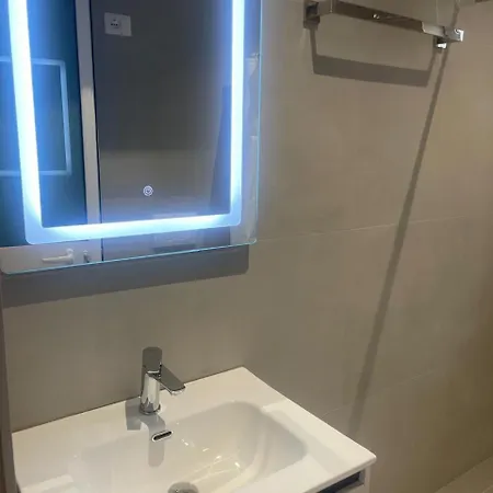 White Guest house Kamez